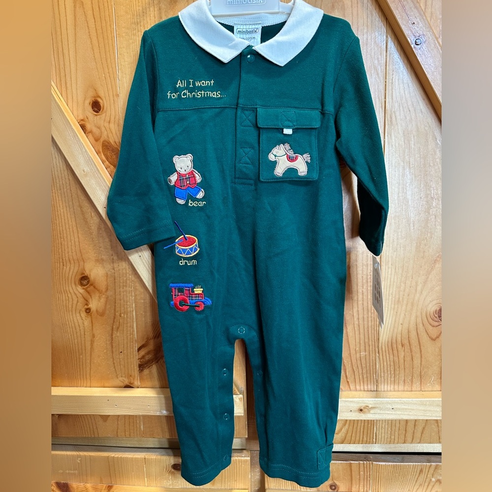 ⭐️NWT⭐️ All I want for Christmas Bodysuit- 12 Months